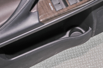 2013款锐志2.5V自动尚锐版