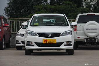 2015款悦翔V7 1.6L 自动乐趣型