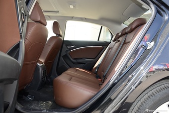 2016款奔腾B90 1.8T自动尊贵型十周年纪念版