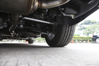 2015款英菲尼迪Q50L 2.0T自动舒适版