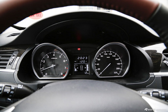 2015款众泰T600 2.0T手动尊贵型 家用版