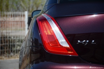 2016款捷豹XJL 2.0T自动两驱典雅商务版