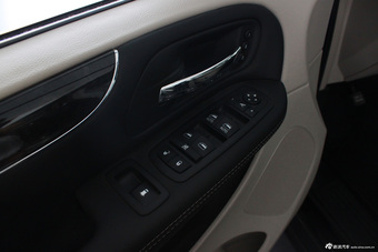 2013款克莱斯勒大捷龙到店实拍