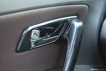 2015款奔腾X80 1.8T自动运动型