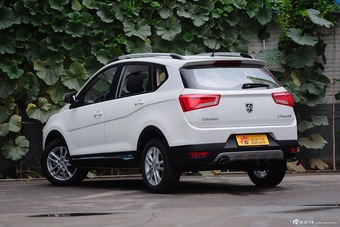 2015款 宝骏560 1.8L手动舒适型