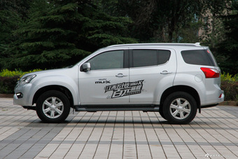 2015款五十铃mu-X 3.0T自动四驱尊享型