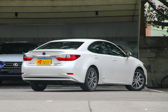 2015款雷克萨斯ES 2.5L自动300h舒适版