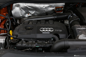 2015款奥迪Q3 35TFSI舒适型