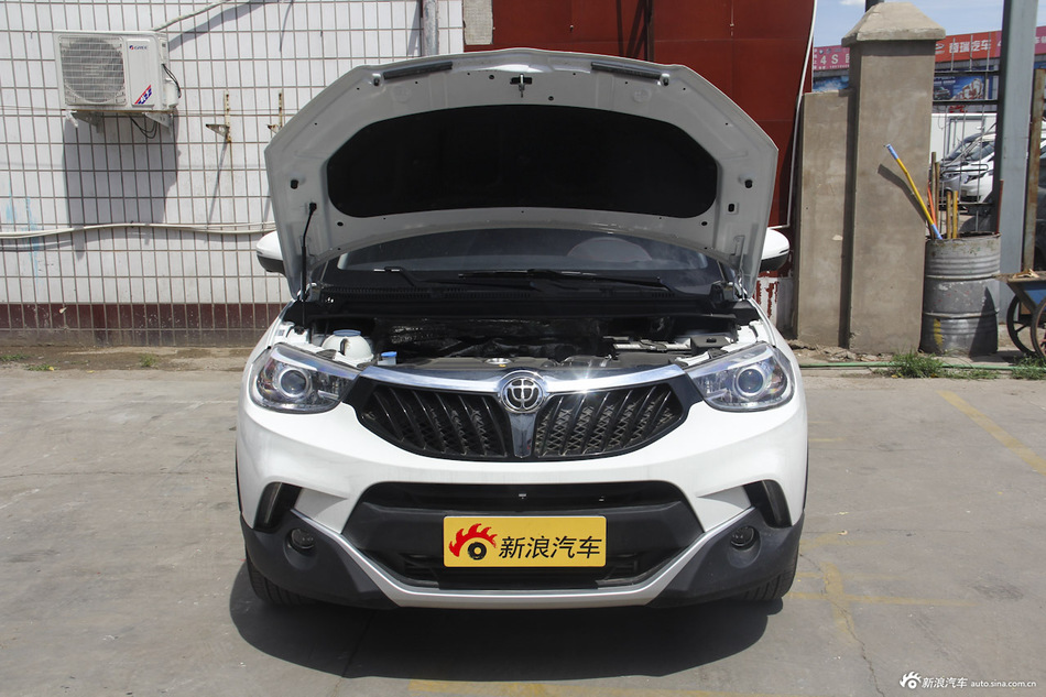 2016款中华V3 1.5T手动旗舰型