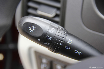 2015款福瑞达M50S 1.5L手动公务舱