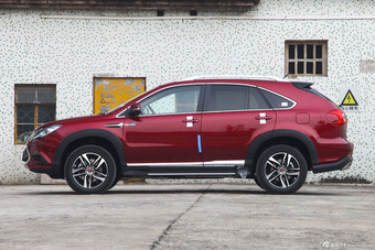 2015款比亚迪唐2.0T自动四驱旗舰型