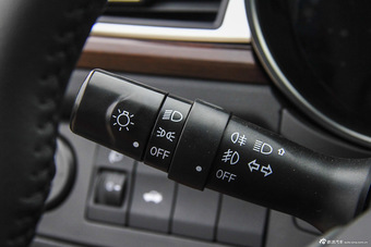 2016款众泰Z500 1.5T手动精英型