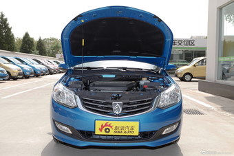 2014款宝骏610 1.5L自动豪华型图片