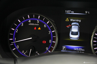 2014款英菲尼迪Q50 3.7L自动豪华运动版