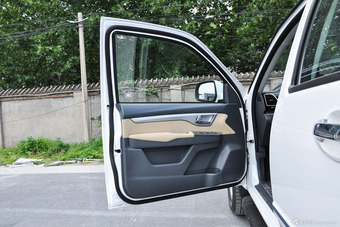 2014款风骏6 2.0T四驱领航型4D20B