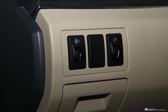 2012款北京汽车E系列1.3L乐尚手动版两厢