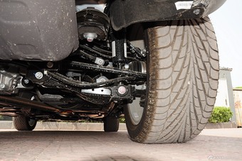 2015款哈弗H8 2.0T两驱豪华型