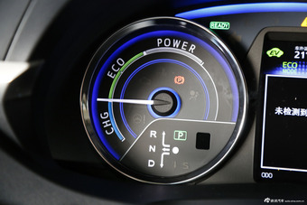 2016款卡罗拉双擎1.8L自动旗舰版