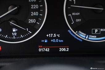 2016款宝马2系旅行车220i 2.0T自动豪华设计套装