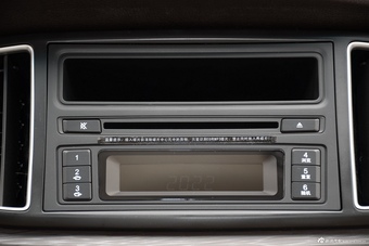 2016款宝骏730 1.5L手动标准版5座