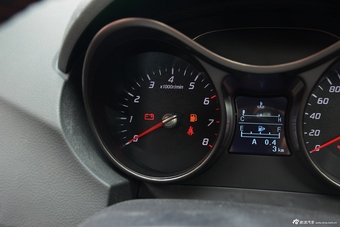 2016款海马S5 1.6L手动智能豪华科技版