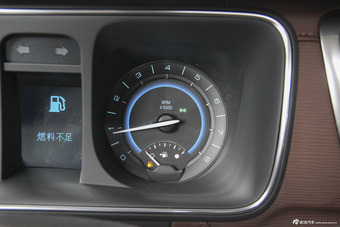 2014款GL8商务车2.4L自动LT豪华商务行政版