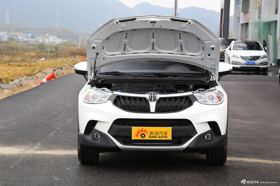 2015款中华V3 1.5L自动智能型