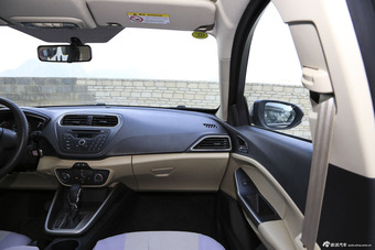 2015款福睿斯1.5L自动舒适型