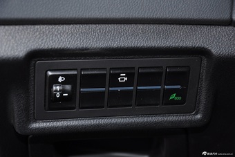 2015款传祺GS5速博1.8T自动四驱豪华导航版