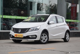 2016款宝骏310 1.2L手动豪华型