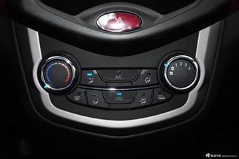 2014款奔奔1.4L手动天窗版