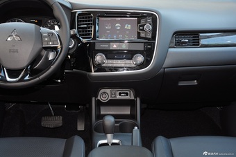 2016款欧蓝德2.4L四驱旗舰GT版 7座