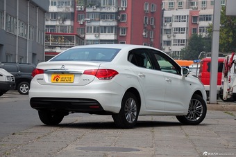 2015款雪铁龙C4L 1.8L自动尊贵型