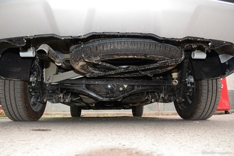 2016款五菱宏光S1 1.5L手动尊享型