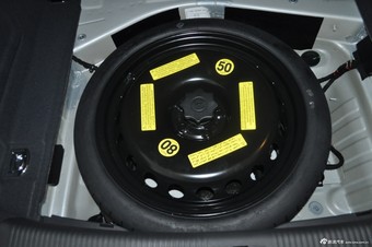 2012款奥迪A6L 2.0L TFSI手自一体舒适型