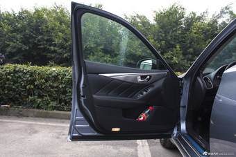 2015款英菲尼迪Q50L 2.0T自动悦享版