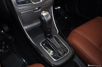 2011款骏捷FSV 1.5L自动豪华