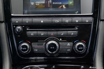 2016款捷豹XJL 2.0T自动两驱典雅商务版