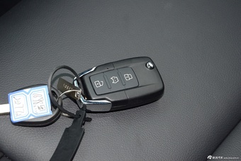 2016款北京BJ40L 2.3T自动四驱尊享版