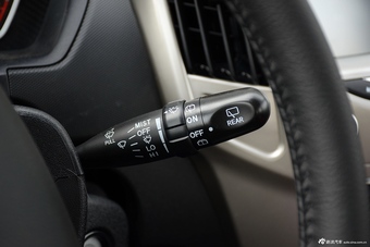 2016款哈弗H1 1.5L自动舒适型红标