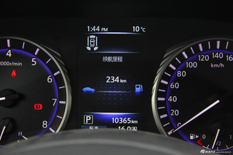 2015款英菲尼迪Q50L 2.0T自动豪华型