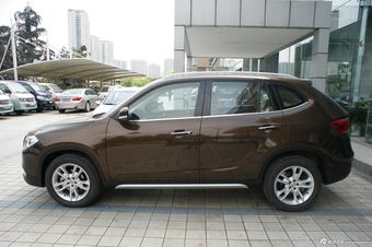 2012款中华V5 1.5T手动两驱豪华型