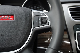 2015款哈弗H8 2.0T两驱豪华型