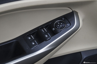 2015款福睿斯1.5L手动舒适型