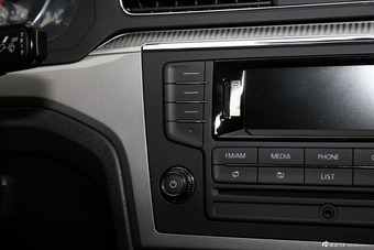 2015款凌渡1.4T手动风尚型230