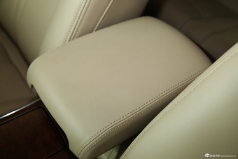 2012款荣威950 2.4L LUX豪华版