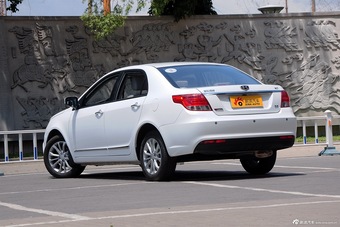 2015款吉利远景1.3T手动尊贵型