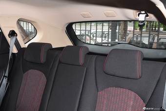 2015款 宝骏560 1.8L手动舒适型