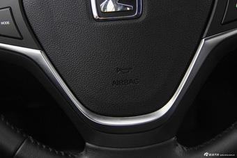 2016款众泰Z500 1.5T手动精英型