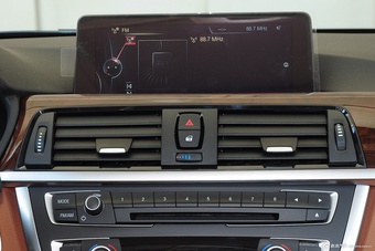 2015款宝马3系328LI豪华设计套装